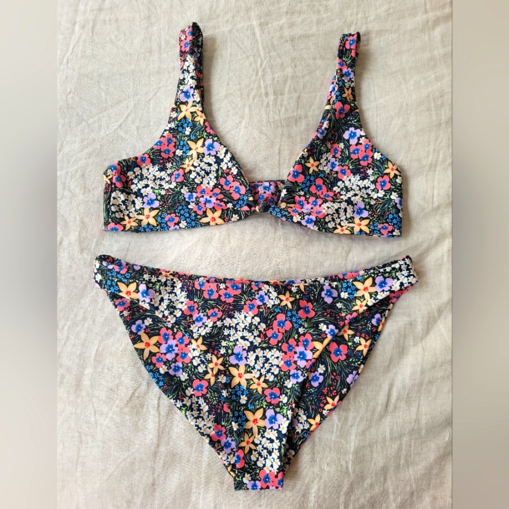 Skatie Bikini Idyllwild Print Penny and Cheryl Size Medium